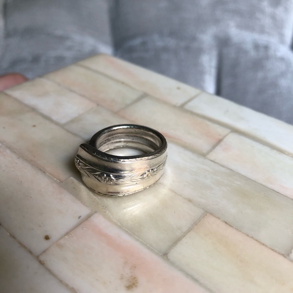 ❌SOLD❌Silver Wrap Silverware Fashioned Ring - Picture 3 of 7